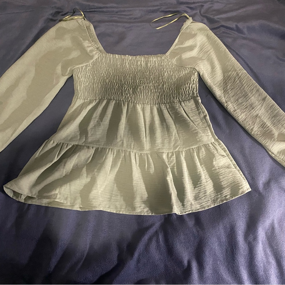 Long sleeve green teee